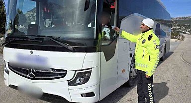 Antalya'da son 1 haftada 61 bin araç denetlendi, 16 bin sürücüye ceza kesildi