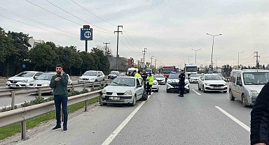 Arıza yaptığını düşünerek durdurduğu araç kazaya sebep oldu: 3 yaralı