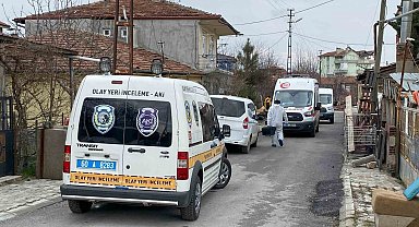 Arkadaşını balta ile öldürdü, evin önüne çıkıp 'adam öldürdüm' diye bağırdı