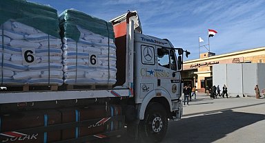 Ateşkesin üçüncü gününde 897 insani yardım tırı Gazze'ye girdi