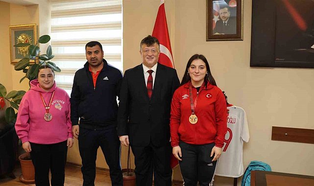 Aydınlı sporcular halter şampiyonasından derece ile döndü