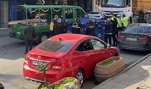 Bağcılar'da yaşlı adam kamyonun altında kalarak hayatını kaybetti