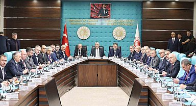 Bakan Bolat, Şimşek ve Yumaklı Ramazan ayı öncesi fahiş fiyatların önlenmesi adına Gıda Sektörü temsilcileriyle bir araya geldi