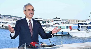 Bakan Uraloğlu: "Van Gölü'nde toplam 417 bin 146 vagon ve 6 milyon 582 bin 540 ton yük taşındı"