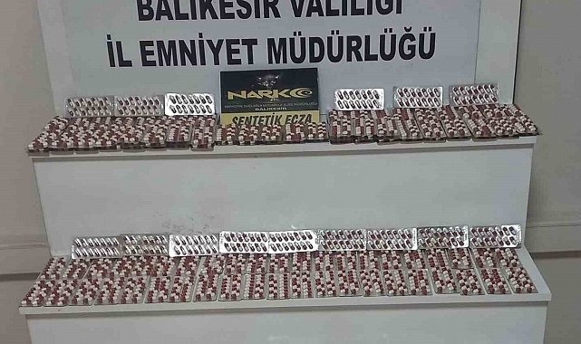 Balıkesir'de 2 bin 700 sentetik hap ele geçirildi
