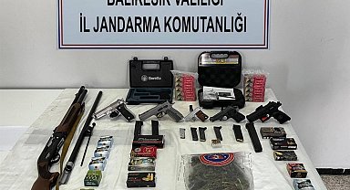 Balıkesir'de yasa dışı silah ve mühimmat ticaretine 3 gözaltı