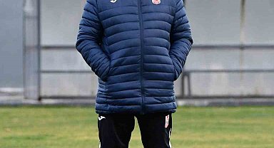 Balıkesirspor Teknik Direktörü İsmail Ertekin: "Uşakspor maçını kazanacağız"