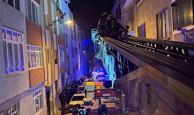 Bandırma'da yangın faciası: 1 kişi hayatını kaybetti , 1 itfaiye eri yaralandı