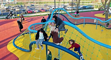 Başiskele Millet Bahçesinde bahar tadında mutluluk