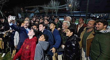 Başkan Alemdar Erenler'de gençlerle buluştu