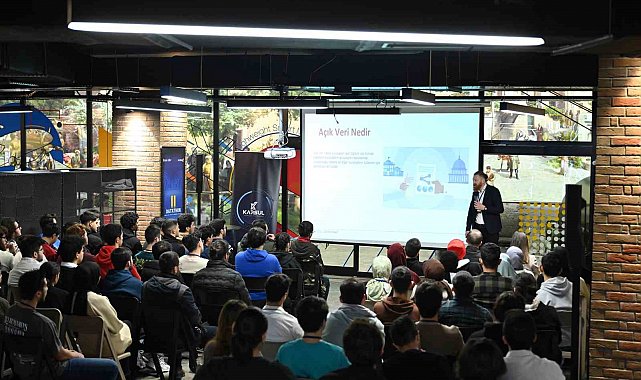 Başkan Altay: "Çok sayıda projeyle gençleri yarınlara hazırlıyoruz"