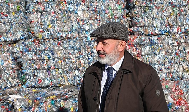 Başkan Çolakbayrakdar, "Geri dönüşümle hem çevreye hem de ülke ekonomisine dev katkı sağlıyoruz"