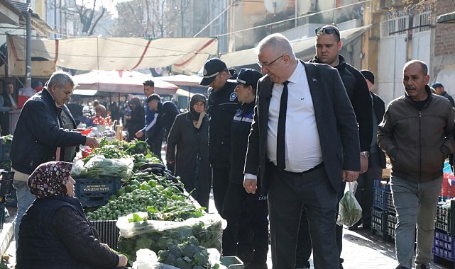 Başkan Ertaş Çarşamba Pazarında esnafı ziyaret etti