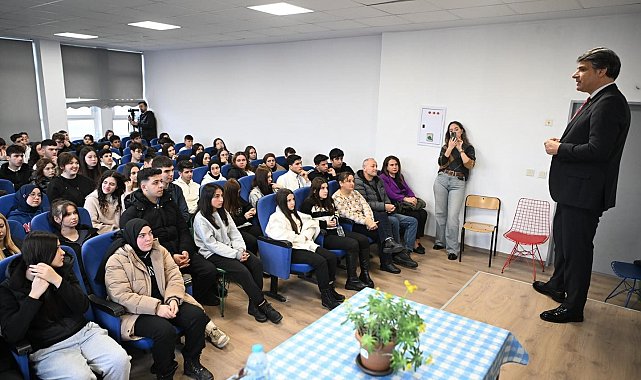 Başkan Kocaman gençlerle buluştu: "Geleceği birlikte planlıyoruz"