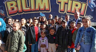 Başkan Şahin, Nizipli çocuklarla bilim tırında buluştu