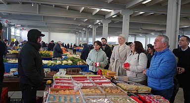 Başkan Subaşı pazar esnafının dertlerini dinledi