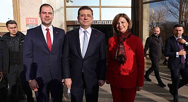 Başkan Ünlüce Türkiye Belediyeler Birliği'nin araç teslim törenine katıldı