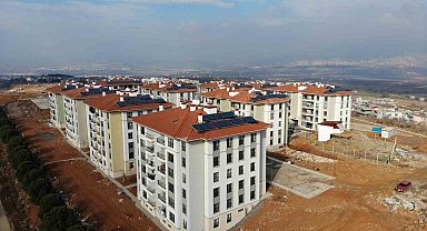 Baykar konutlarına yerleşen kadın yeni evine hayran kaldı