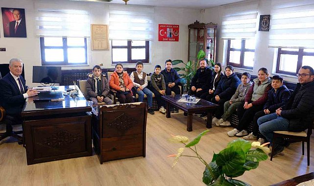 Belediye Başkanı Taşkan'dan "Gassal" videosu ile sosyal medyada büyük beğeni toplayan öğrencilere teşekkür