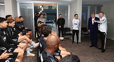 Beşiktaş'ta Başkan Serdal Adalı ile Ole Gunnar Solskjaer, takımla toplantı yaptı