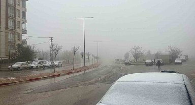 Besni güne kar yağışıyla uyandı