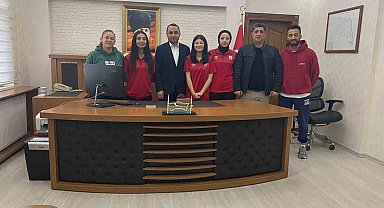 Besni masa tenisi takımları şampiyonluğu kutladı