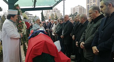 Bolu'da yangında hayatını kaybeden Prof. Dr. Atakan Yalçın ve kızı toprağa verildi
