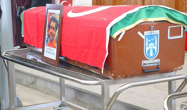 Bolu'daki yangında hayatını kaybeden genç mühendis toprağa verildi