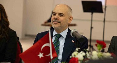 Büyükelçi Akif Çağatay Kılıç, Düsseldorf Başkonsolosluğu'nda STK temsilcileri ve basınla bir araya geldi