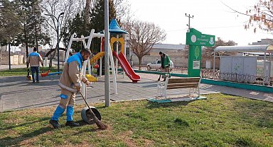 Cadde ve sokaklarda temizlik çalışmaları devam ediyor