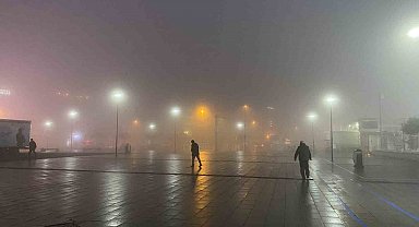 Çanakkale Boğazı'nda sis nedeniyle Çanakkale-Eceabat seferleri durduruldu
