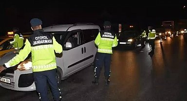 Çeşme-İzmir otoyolunda jandarma güvenliği artırdı