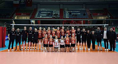 CEV Şampiyonlar Ligi: Eczacıbaşı Dynavit: 3 - Levallois Paris SC: 0