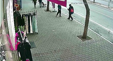 Çocuk kapkaççı güvenlik kamerasında