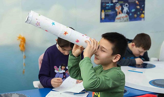 Çocuklar ara tatili bilimle geçiriyor