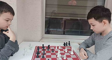 Çocuklar kütüphanede hem eğleniyor, hem de öğreniyor