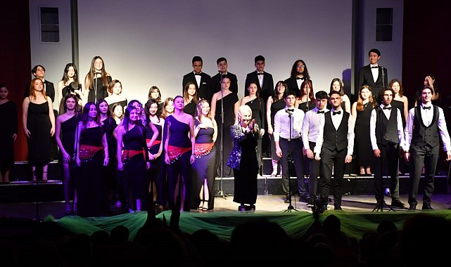 Çok sesli korodan muhteşem konser