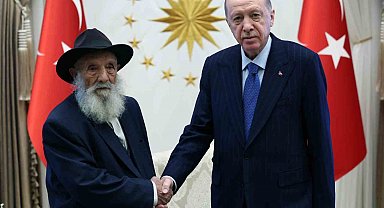 Cumhurbaşkanı Erdoğan, Alevi Dedesi Ahmet Uğurlu ile görüştü