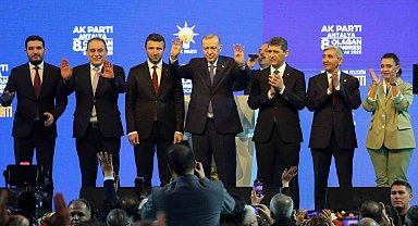 Cumhurbaşkanı Erdoğan: "Sayın Özel oturduğu koltuğun hakkını hala veremedi"