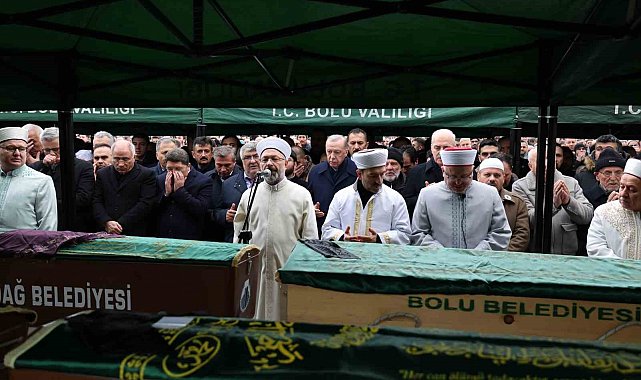 Cumhurbaşkanı Erdoğan, yangında hayatını kaybeden Gültekin ailesinin cenazesine katıldı