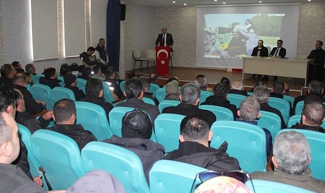 Demirözü çiftçisinin şeker pancarı üretiminde karşılaştıkları sorunlar toplantıda konuşuldu