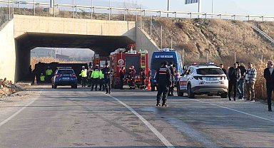 Denizli Valisi Coşkun: "Tek taraflı bir kaza, çalışmalar neticesinde kazanın oluş biçimi ortaya çıkacak"