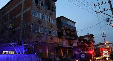 Denizli'de evde çıkan yangında çocuklarını kurtaran anne hayatını kaybetti