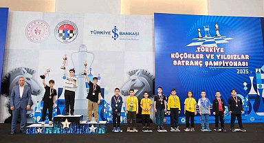 Denizlili sporcular Antalya'da gerçekleşen satranç şampiyonasına damga vurdu