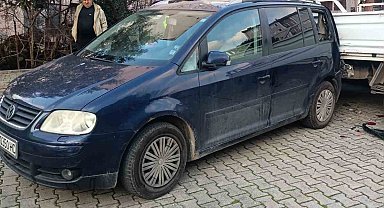 Direksiyonda kalp krizi geçirdi, park halindeki araçlara çarptı