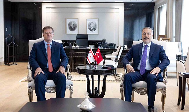 Dışişleri Bakanı Fidan, KKTC Bayındırlık ve Ulaştırma Bakanı Arıklı ile bir araya geldi