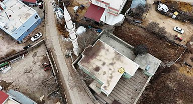 Diyarbakır'da depremde ağır hasar gören caminin cemaati uygun yerde yenisini istiyor