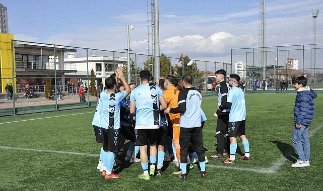 Döğergücü FK şampiyon oldu