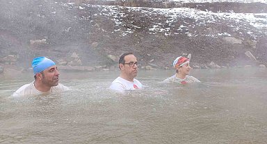 Dondurucu soğukta kaplıca keyfi