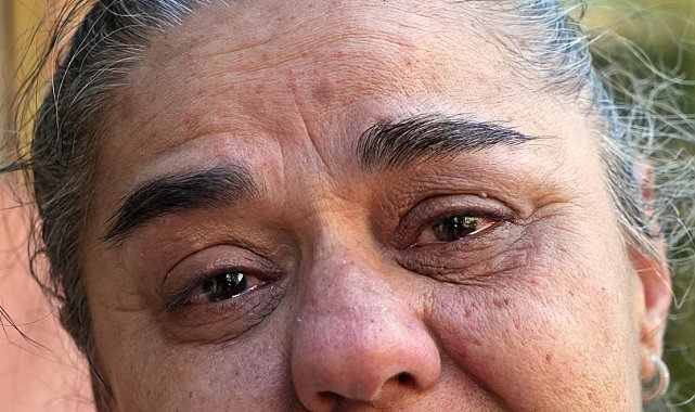 Dükkanı eve çevirmişti, tahliyeyle gözyaşlarına boğulan engelli kadının yüzünde gülücükler açıyor